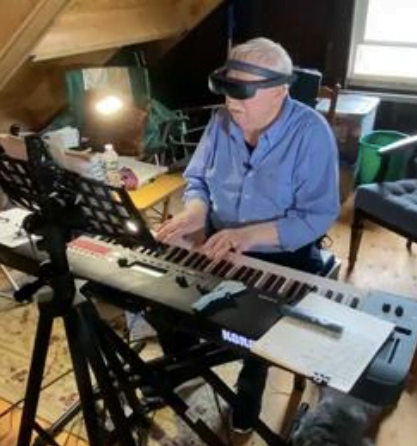 Nghệ sĩ piano nâng tầm khả năng biểu diễn cùng eSight