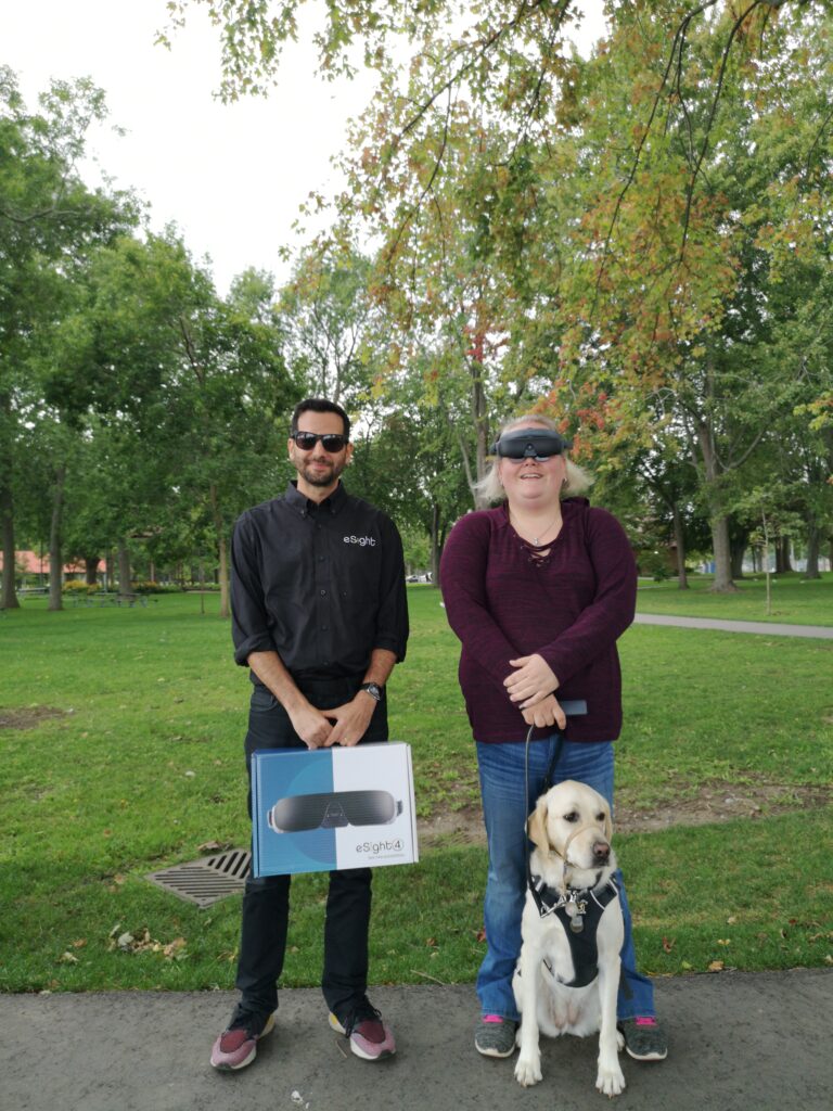 Người nhận giải CNIB Jaclyn Pope theo đuổi sự nghiệp thứ hai cùng eSight