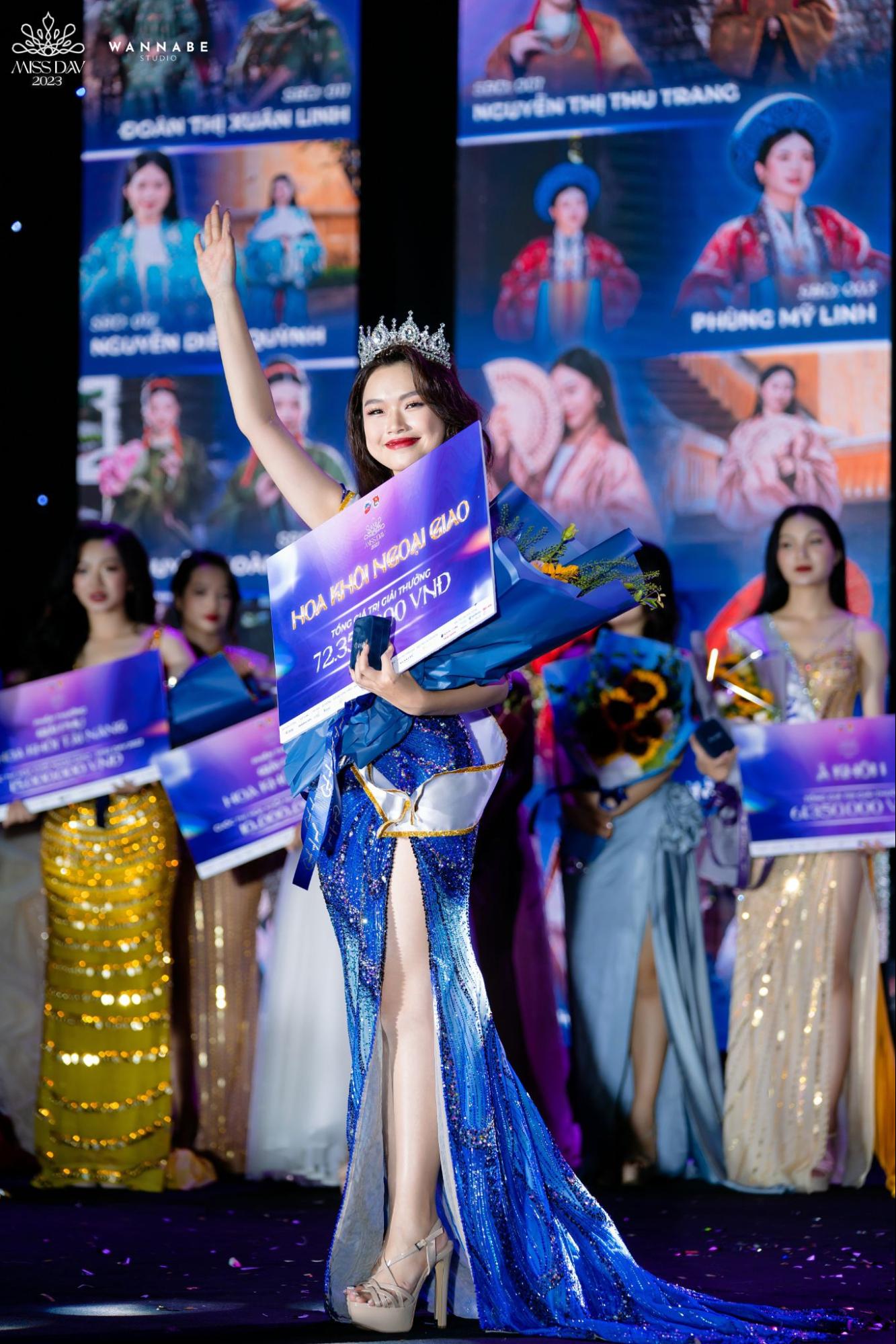 Chủ nhân ngôi vị cao quý nhất Hoa khôi Ngoại giao - Miss DAV 2023 đã chính thức gọi tên thí sinh Đoàn Thị Xuân Linh (SBD: 011) 