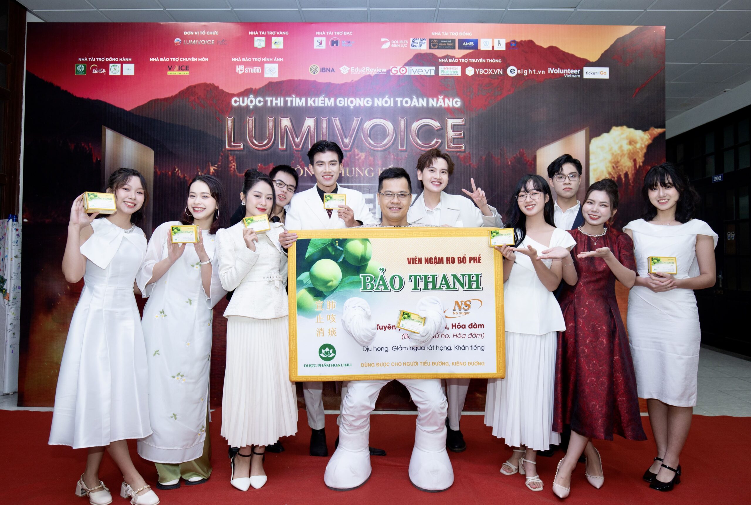 TOP 10 thí sinh chụp ảnh cùng Nhà tài trợ Thuốc ho Bảo Thanh 
